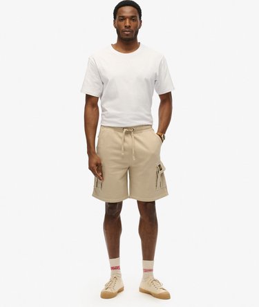 Pantaloncini cargo con cuciture a contrasto Image 1